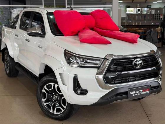TOYOTA HILUX 2.8 D-4D TURBO DIESEL CD SRX PLUS 4X4 AUTOMÁTICO TOYOTA HILUX 2.8 D-4D TURBO DIESEL CD SRX PLUS 4X4 AUTOMÁTICO